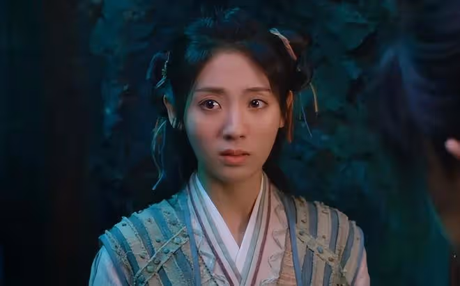 《烈焰》女主低情商發文，這是赤裸裸在給《與鳳行》做嫁衣啊
