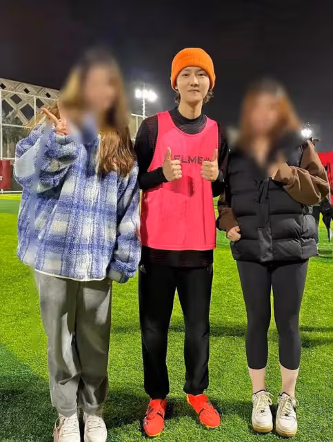 33歲鹿晗現身法令紋明顯臉腫被嘲沒牙齒，網友：越來越女人了