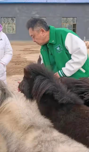于謙最新照被說太老，比郭德綱大4歲像兩代人