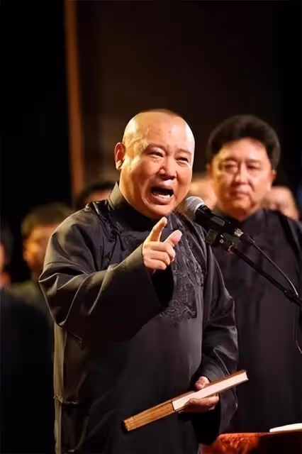 于謙最新照被說太老，比郭德綱大4歲像兩代人