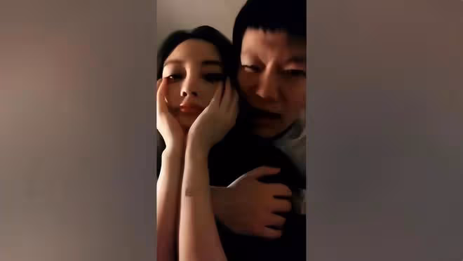 夜宿門報應在甜馨身上，從賈乃亮的回應中看出來他早已原諒李小璐