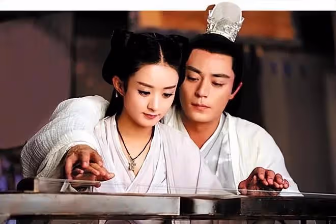 《花千骨》導演當眾落淚趙麗穎發聲幫宣傳，卻因用詞不當惹火上身