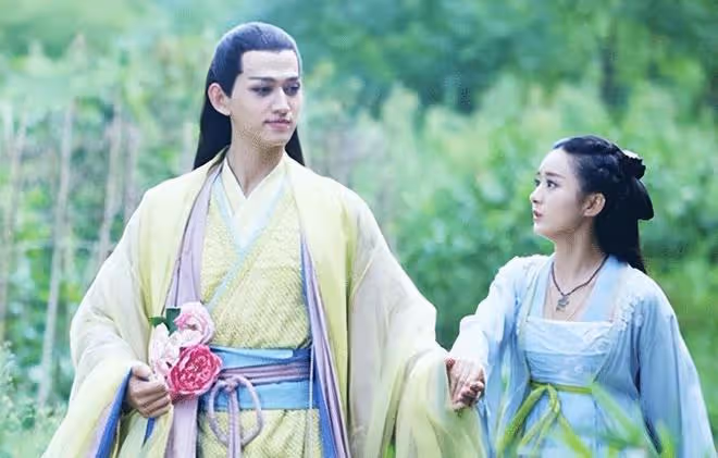 《花千骨》導演當眾落淚趙麗穎發聲幫宣傳，卻因用詞不當惹火上身