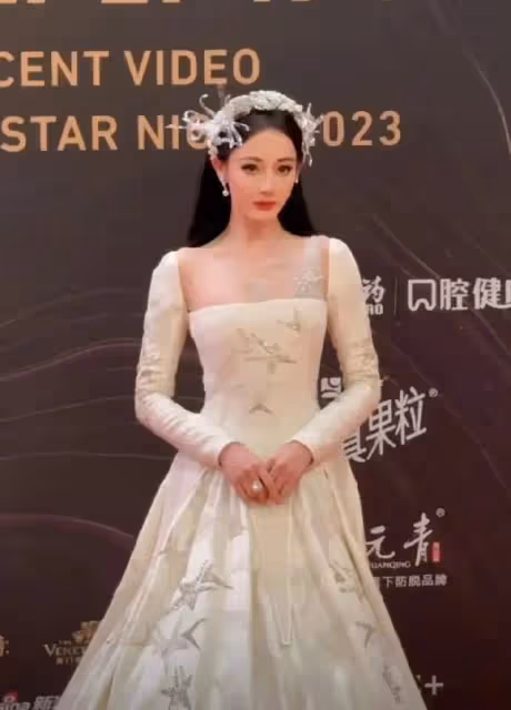 這是迪麗熱巴？