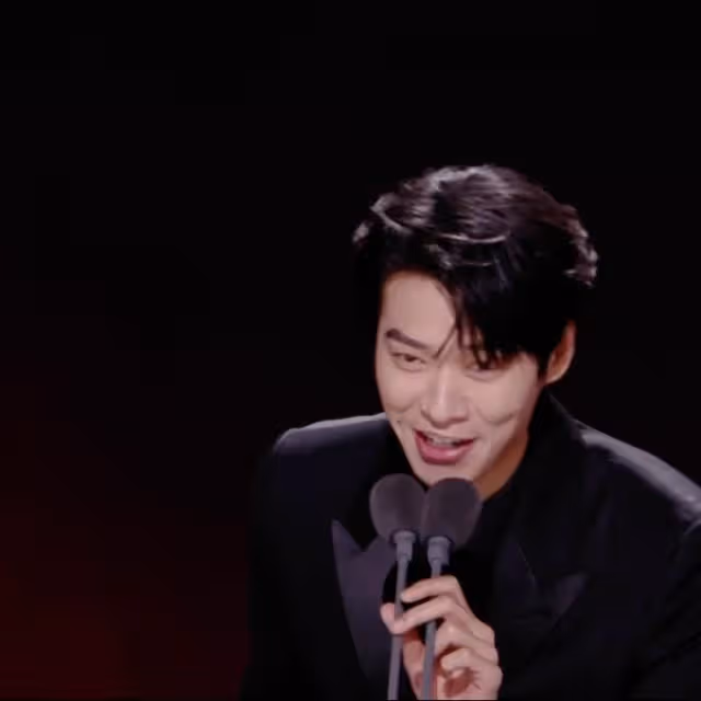 尖叫之夜：楊冪劉詩詩跟三對明星情侶上演了一場年度大戲