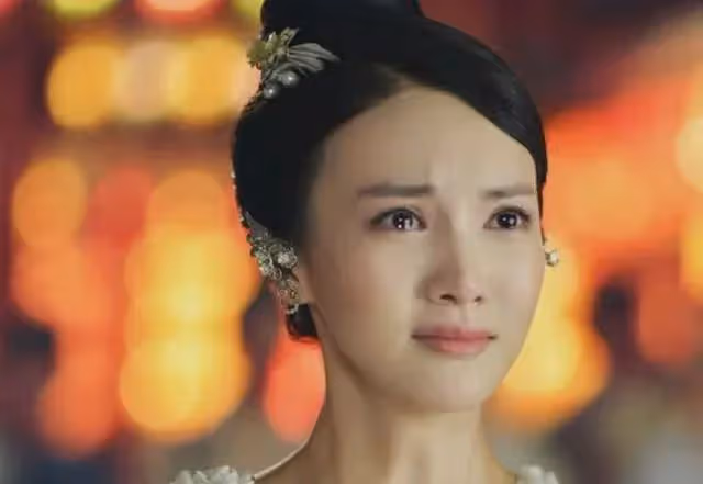 33歲的金晨,終於為自己的「整容」付出了代價