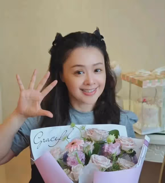 她長得漂亮、演技好,清華教授等她9年才結婚,每月給10萬零花錢