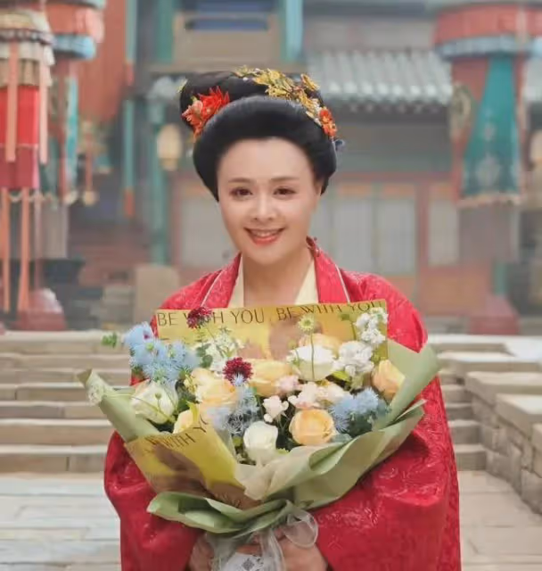 她長得漂亮、演技好,清華教授等她9年才結婚,每月給10萬零花錢