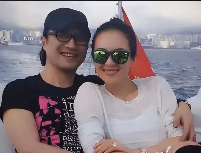 二婚的聶遠，三婚的汪峰，四婚的許亞軍，沒贏過八婚的他
