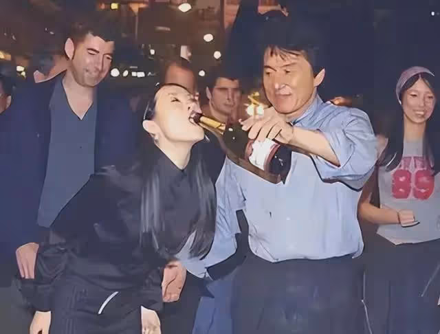 二婚的聶遠,三婚的汪峰,四婚的許亞軍,沒贏過八婚的他