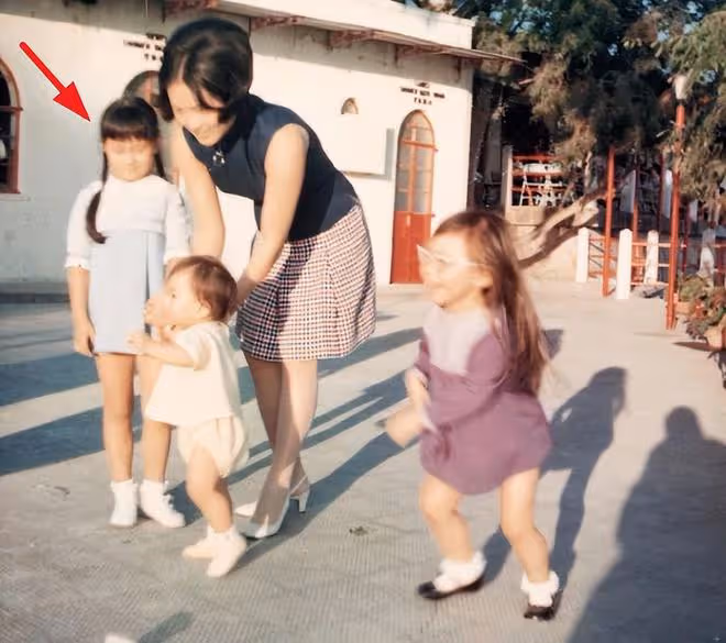 何超瓊和父親何鴻燊舊照公開:1969年住豪宅,從小就跟父親做事業