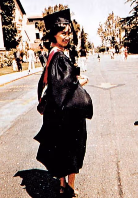 何超瓊和父親何鴻燊舊照公開:1969年住豪宅,從小就跟父親做事業