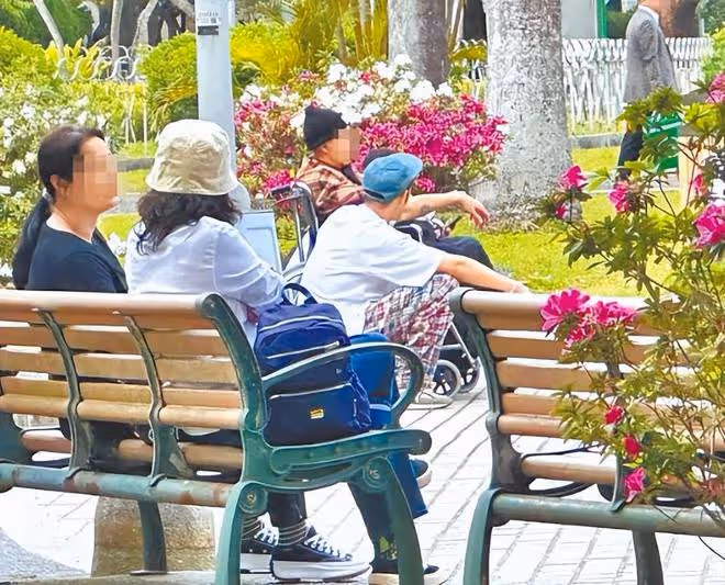 噩耗！阮經天媽媽因病離世，母子最後同框合影照公開