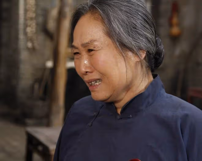葦青:一路好好走!普通老婦60歲被兒帶入圈,如今成「百億老太」