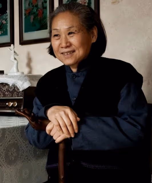 葦青:一路好好走!普通老婦60歲被兒帶入圈,如今成「百億老太」