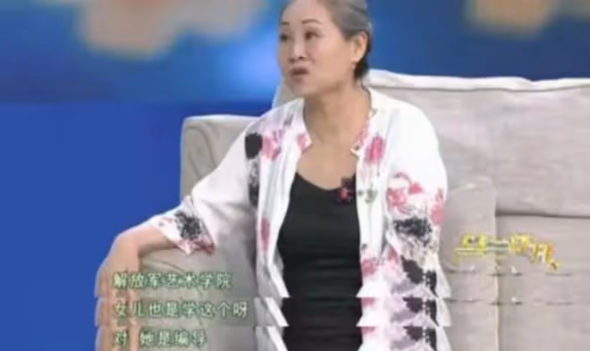 葦青:一路好好走!普通老婦60歲被兒帶入圈,如今成「百億老太」