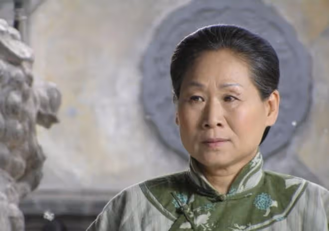 葦青:一路好好走!普通老婦60歲被兒帶入圈,如今成「百億老太」