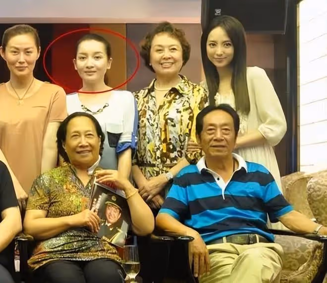 王奎榮：一路好好走！46歲出彩，68歲吃小37歲嫩草