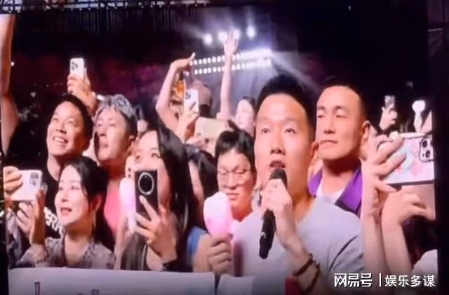 緣分!9年前曾在古堡婚禮外守候送祝福!長情男粉告白惹哭周杰倫