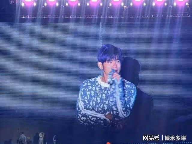 緣分!9年前曾在古堡婚禮外守候送祝福!長情男粉告白惹哭周杰倫
