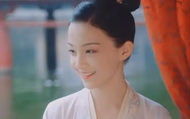 《慶餘年》所有男人的白月光葉輕眉,演員19歲了,膚白貌美大長腿