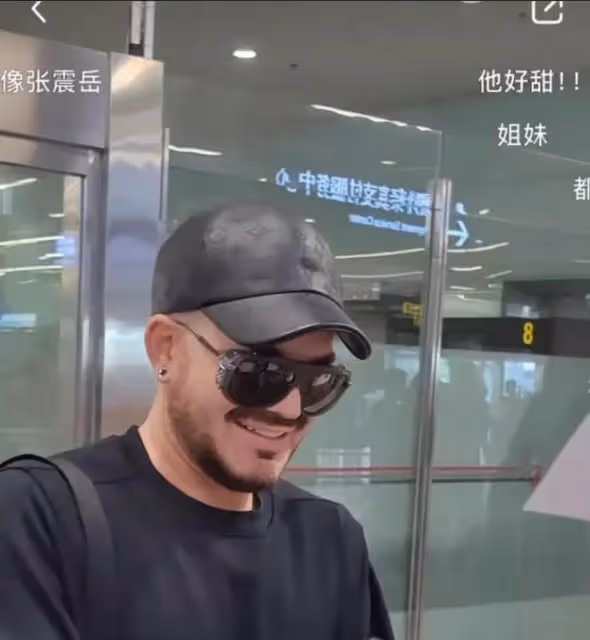 亞當現身長沙錄製《歌手》卸掉美甲和鼻環，網友：以為張震岳來了