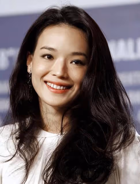 19歲被迫,拍出全裸寫真,20歲一脫成名,性感女神的舒淇成長之路