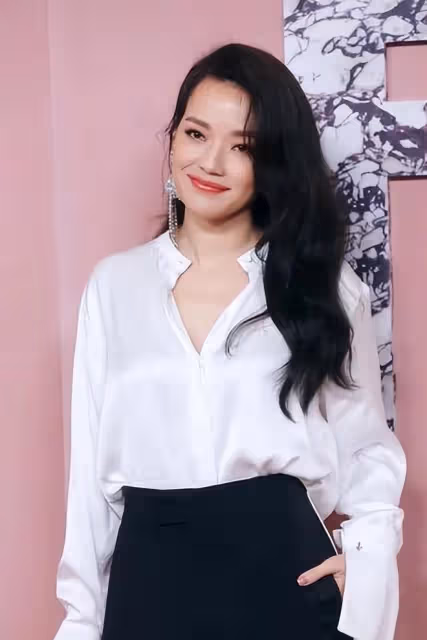 19歲被迫,拍出全裸寫真,20歲一脫成名,性感女神的舒淇成長之路