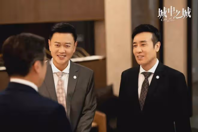 城中之城:撞死蘇見仁,縱火又救人,趙輝至死不知大哥救他的真相