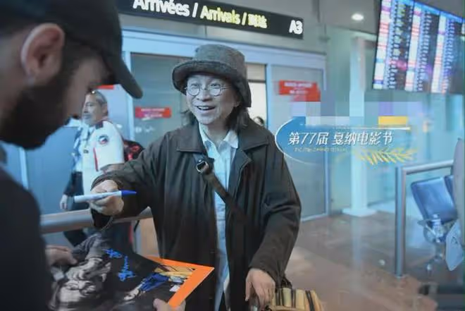 陳可辛全家現身坎城電影節,18歲陳是知近照曝光,吳君如身材暴瘦