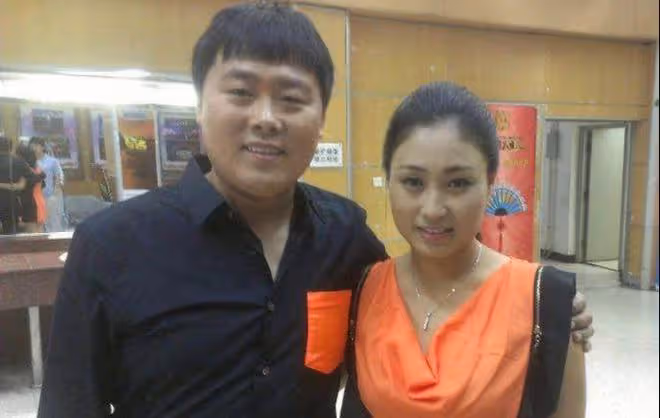 又添學霸星二代!劉大成女兒伯克利畢業,顏值才氣遠超大衣哥女兒