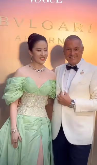 珠圓玉潤的劉亦菲和「紙片人」劉雯，女星的「差異美」出來了