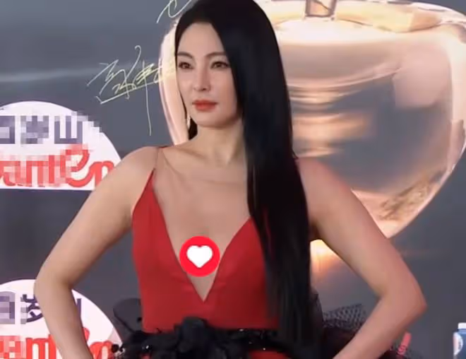 珠圓玉潤的劉亦菲和「紙片人」劉雯，女星的「差異美」出來了