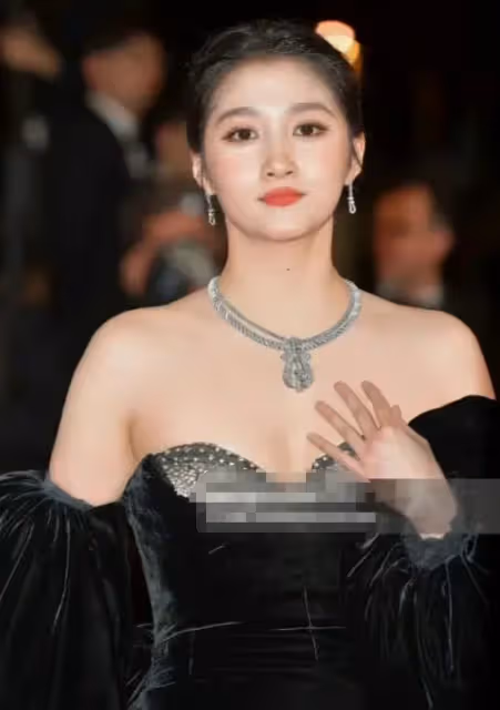 珠圓玉潤的劉亦菲和「紙片人」劉雯，女星的「差異美」出來了