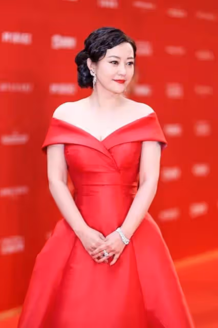 珠圓玉潤的劉亦菲和「紙片人」劉雯，女星的「差異美」出來了