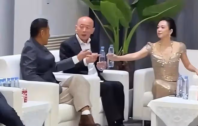 45歲章子怡現身坎城被外國粉絲包圍,展現她的「國際江湖地位」