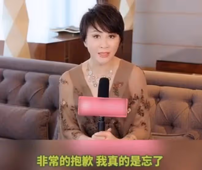 45歲章子怡現身坎城被外國粉絲包圍,展現她的「國際江湖地位」