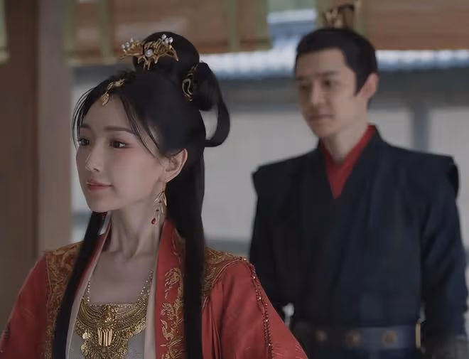 38歲辛芷蕾對比33歲李沁,老天賞飯吃與科班演技,差距一目了然