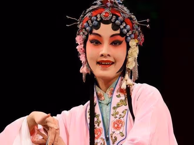 38歲辛芷蕾對比33歲李沁，老天賞飯吃與科班演技，差距一目了然