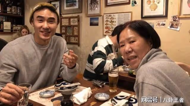 突發!阮經天母親去世,3年痛失3至親,60多歲離婚靠賣泡茶養活他