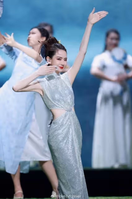 《浪姐5》也搞直播!五公突擊加賽,劉忻票數第一被質疑注水