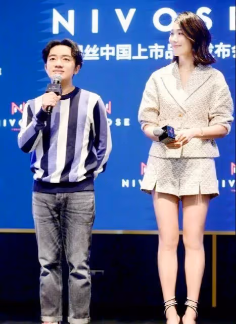 笑死!凱麗送王祖藍的禮物太絕了,兩人私下關係竟這麼好