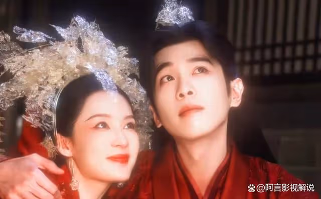 慶餘年2:范閒和林婉兒大婚名場面,兩人身穿華麗婚服,甜蜜親吻