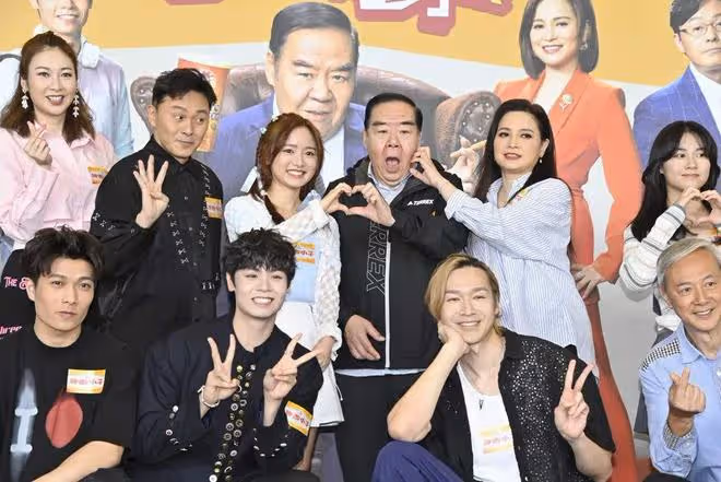 TVB老戲骨時隔多年再拍劇,疫情三年生活變簡單,73歲生日獲好友慶祝