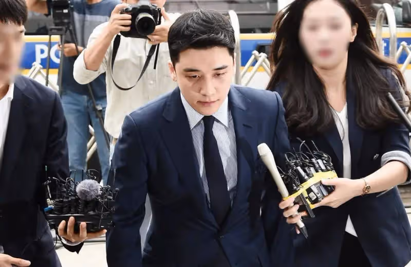 向佐怒斥李勝利:離中國香港遠一點!後者曾入獄有性醜聞