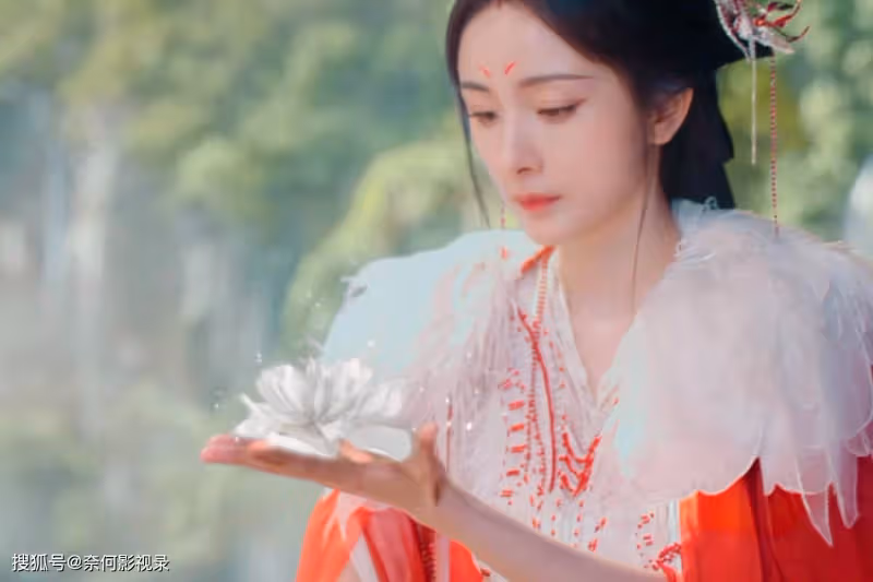 電視劇《狐妖小紅娘》首播4集就大爆，楊冪功不可沒
