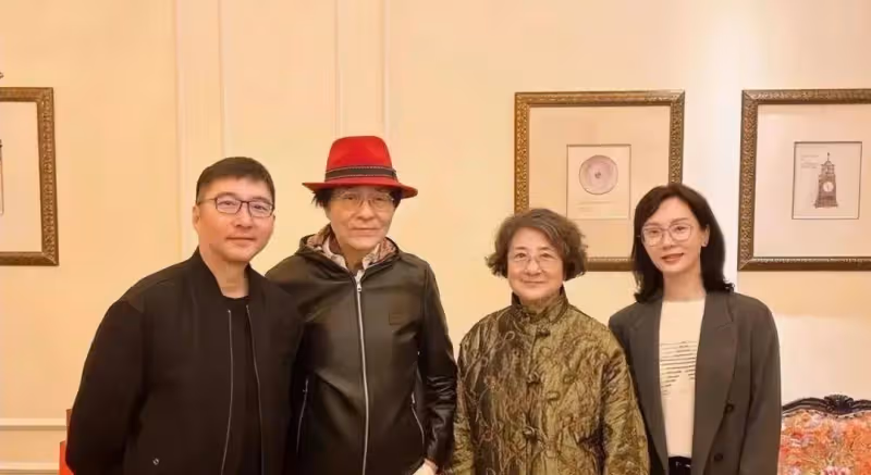 45歲陳數全家福曝光!和婆婆同框狀態差距大,一個是真奶奶,一個像美少女