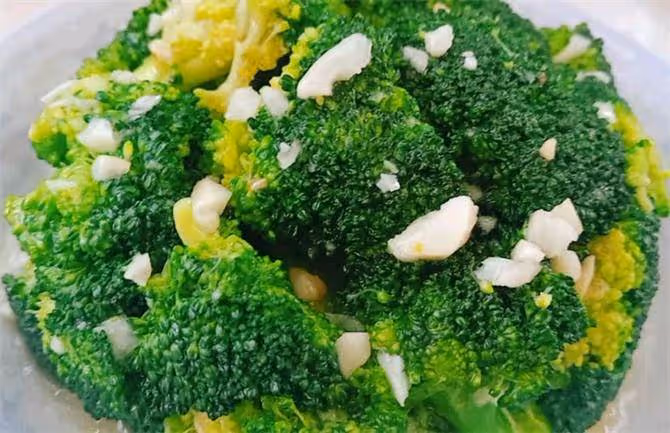 西蘭花怎樣炒才好吃?大廚分享技巧,清脆爽口,營養豐富又下飯