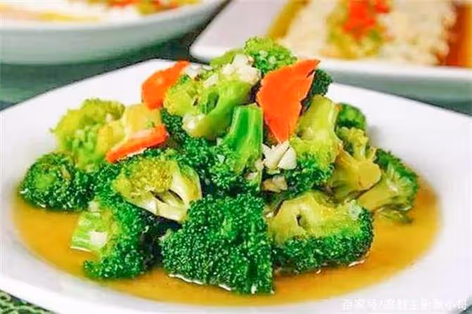 西蘭花怎樣炒才好吃?大廚分享技巧,清脆爽口,營養豐富又下飯