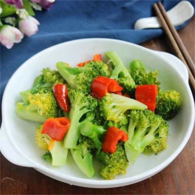 西蘭花怎樣炒才好吃?大廚分享技巧,清脆爽口,營養豐富又下飯